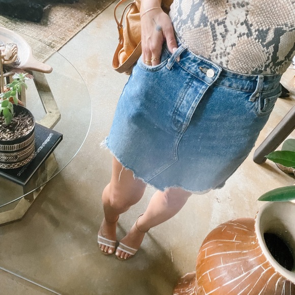 Cute denim mini skirt - Picture 2 of 8